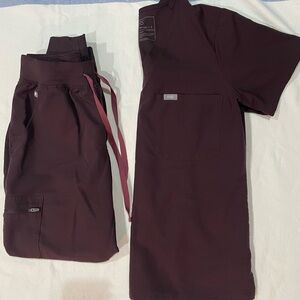 Figs Women’s Espresso Scrub Set